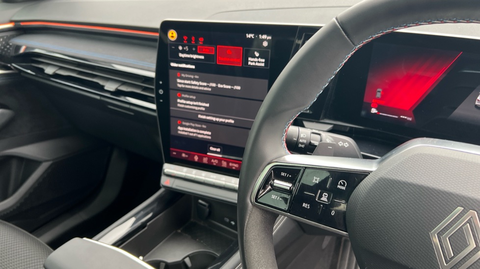 Renault Austral E-Tech FHEV Iconic Esprit Alpine 5dr Auto Hybrid Estate - Image 14
