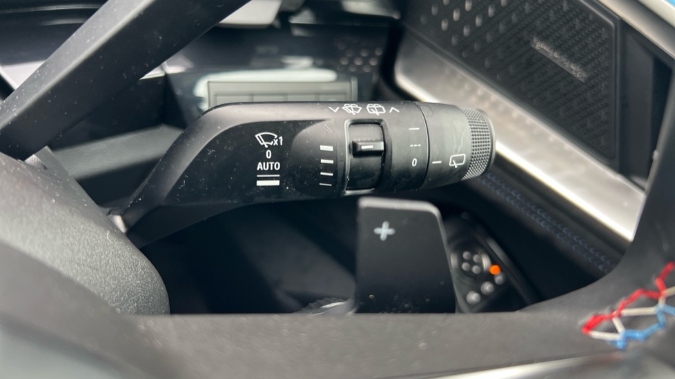 Renault Austral E-Tech FHEV Iconic Esprit Alpine 5dr Auto Hybrid Estate - Image 19