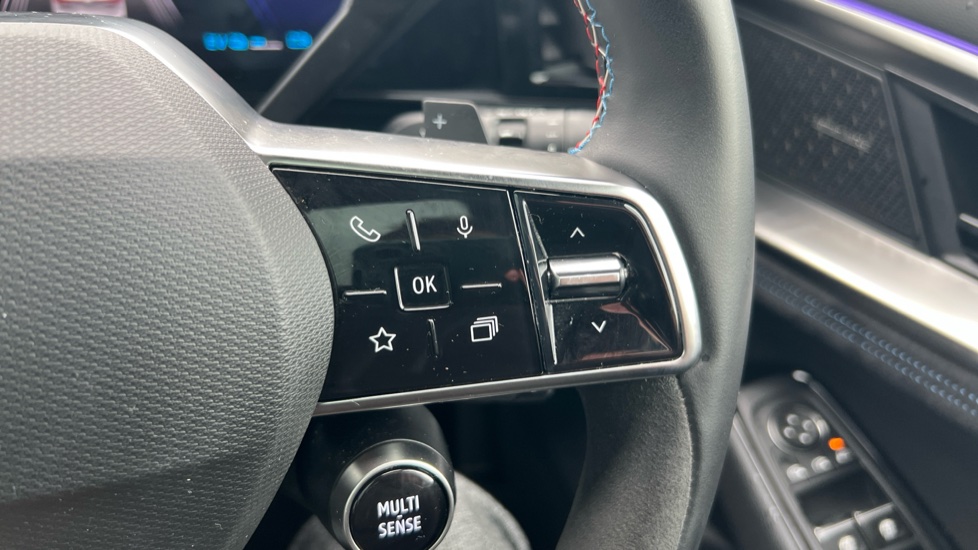 Renault Austral E-Tech FHEV Iconic Esprit Alpine 5dr Auto Hybrid Estate - Image 25
