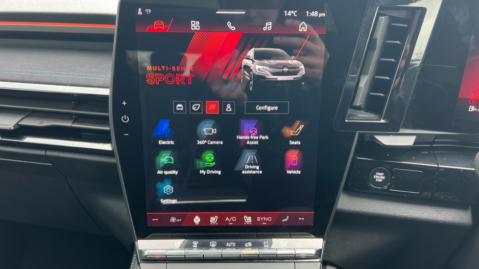 Renault Austral E-Tech FHEV Iconic Esprit Alpine 5dr Auto Hybrid Estate - Image 30