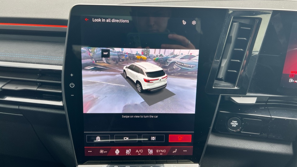 Renault Austral E-Tech FHEV Iconic Esprit Alpine 5dr Auto Hybrid Estate - Image 32