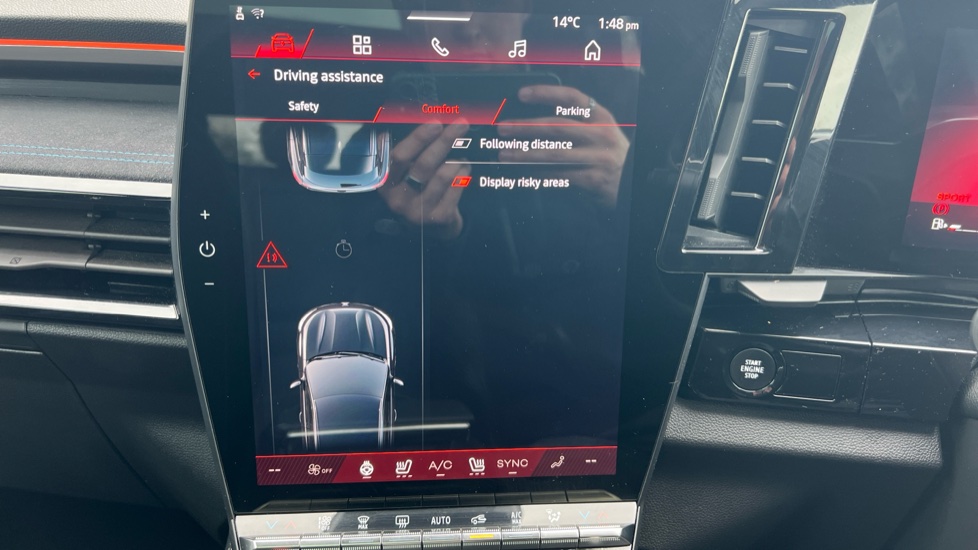 Renault Austral E-Tech FHEV Iconic Esprit Alpine 5dr Auto Hybrid Estate - Image 36