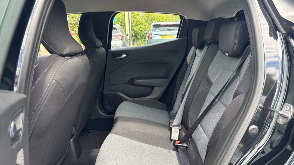 Renault Clio 1.0 TCe 90 Evolution 5dr Petrol Hatchback - Image 16