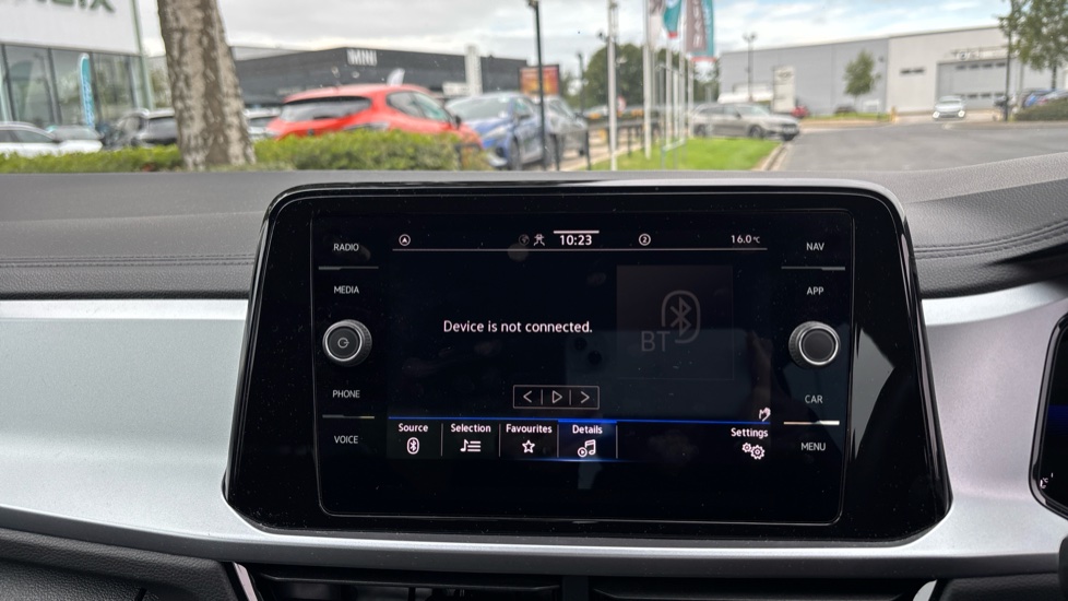 Volkswagen T-Roc 1.0 TSI Life 5dr Petrol Hatchback - Image 23