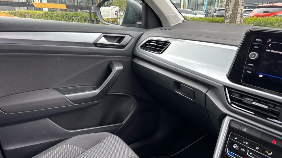Volkswagen T-Roc 1.0 TSI Life 5dr Petrol Hatchback - Image 31