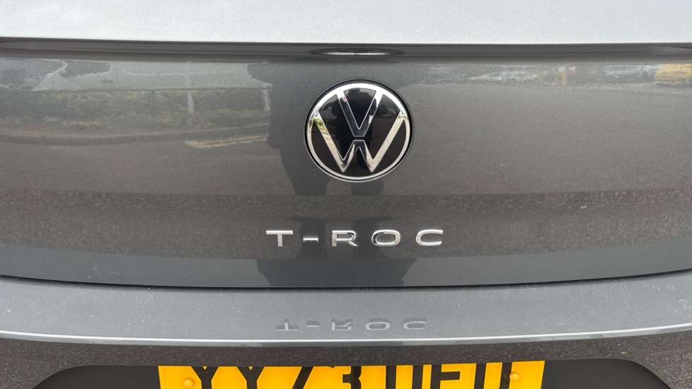 Volkswagen T-Roc 1.0 TSI Life 5dr Petrol Hatchback - Image 40