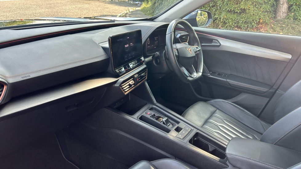 CUPRA Formentor 2.0 TSI 190 V2 5dr DSG 4Drive Petrol Estate - Image 2