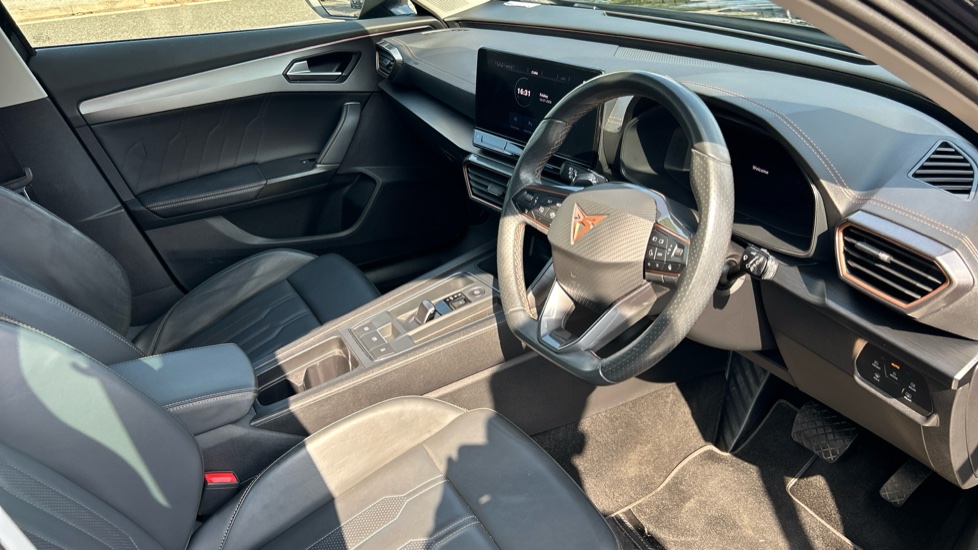 CUPRA Formentor 2.0 TSI 190 V2 5dr DSG 4Drive Petrol Estate - Image 6
