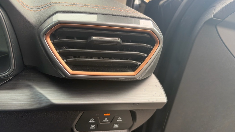 CUPRA Formentor 1.5 TSI 150 V1 5dr DSG Petrol Estate - Image 35
