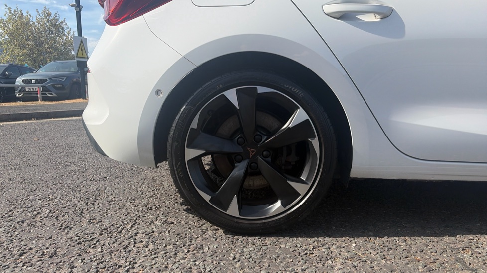 CUPRA Leon 2.0 TSI VZ1 5dr DSG Petrol Hatchback - Image 5