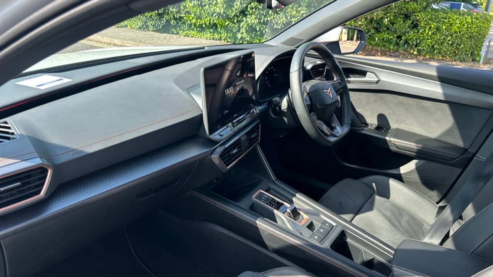 CUPRA Leon 1.5 eTSI 150 V2 5dr DSG Petrol Hatchback - Image 2