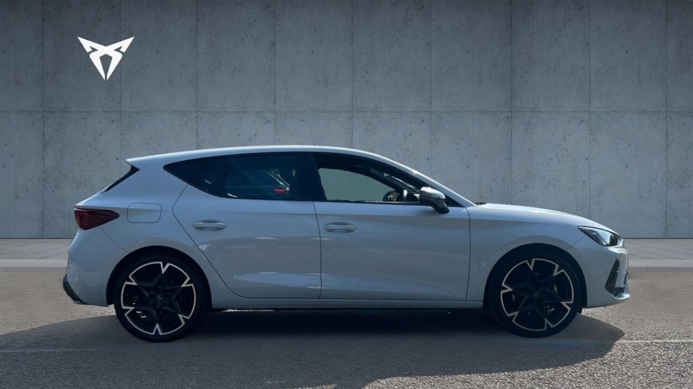 CUPRA Leon 1.5 eTSI 150 V2 5dr DSG Petrol Hatchback - Image 4