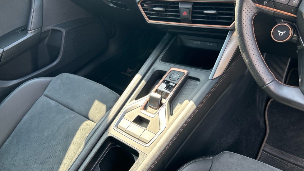 CUPRA Leon 1.5 eTSI 150 V2 5dr DSG Petrol Hatchback - Image 14