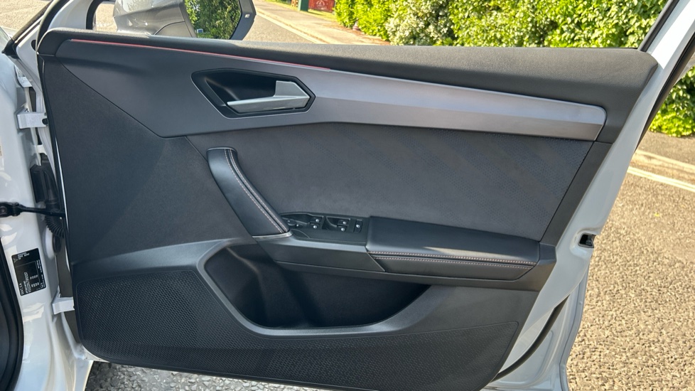 CUPRA Leon 1.5 eTSI 150 V2 5dr DSG Petrol Hatchback - Image 19