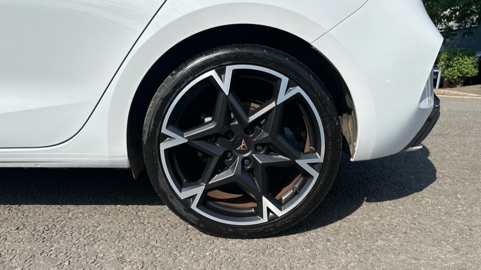 CUPRA Leon 1.5 eTSI 150 V2 5dr DSG Petrol Hatchback - Image 22