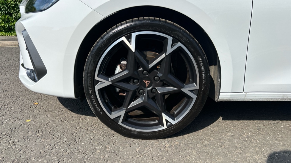 CUPRA Leon 1.5 eTSI 150 V2 5dr DSG Petrol Hatchback - Image 23