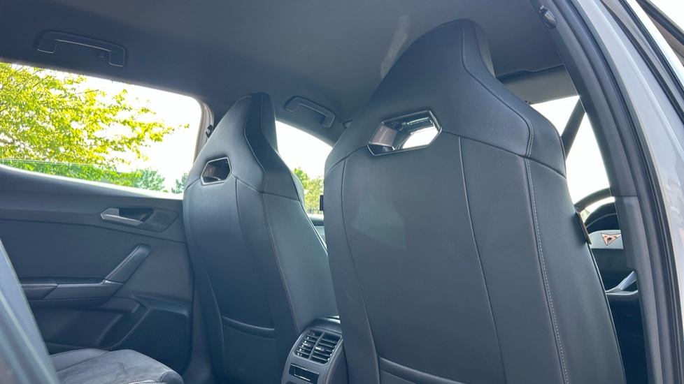 CUPRA Leon 1.5 eTSI 150 V2 5dr DSG Petrol Hatchback - Image 27