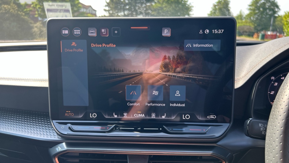CUPRA Leon 1.5 eTSI 150 V2 5dr DSG Petrol Hatchback - Image 31