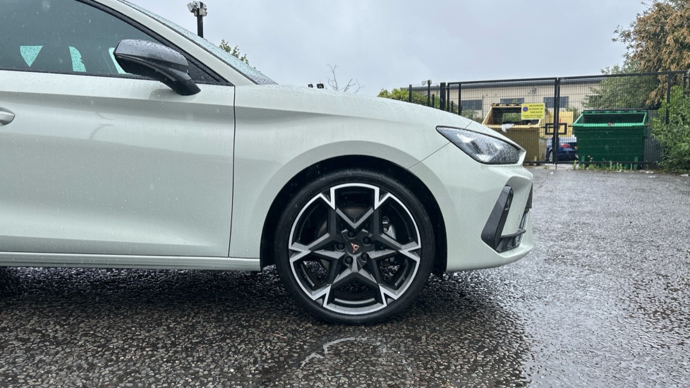 CUPRA Leon 1.5 eTSI 150 V2 5dr DSG Petrol Estate - Image 5