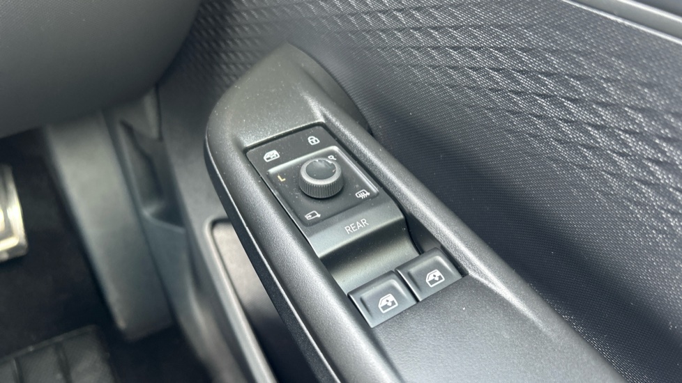 CUPRA Born 170kW e-Boost V2 59kWh 5dr Auto Electric Hatchback - Image 22