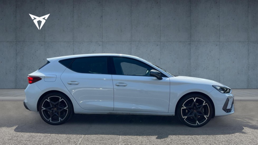 CUPRA Leon 1.5 eTSI 150 V2 5dr DSG Petrol Hatchback - Image 4
