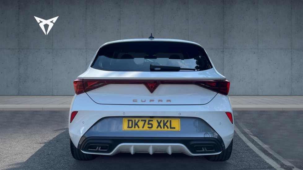 CUPRA Leon 1.5 eTSI 150 V2 5dr DSG Petrol Hatchback - Image 8