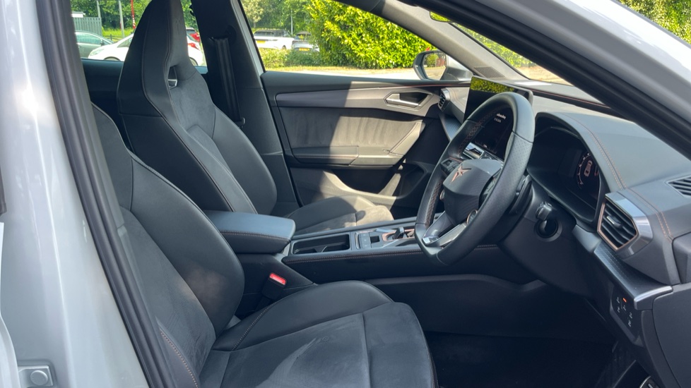 CUPRA Leon 1.5 eTSI 150 V2 5dr DSG Petrol Hatchback - Image 15