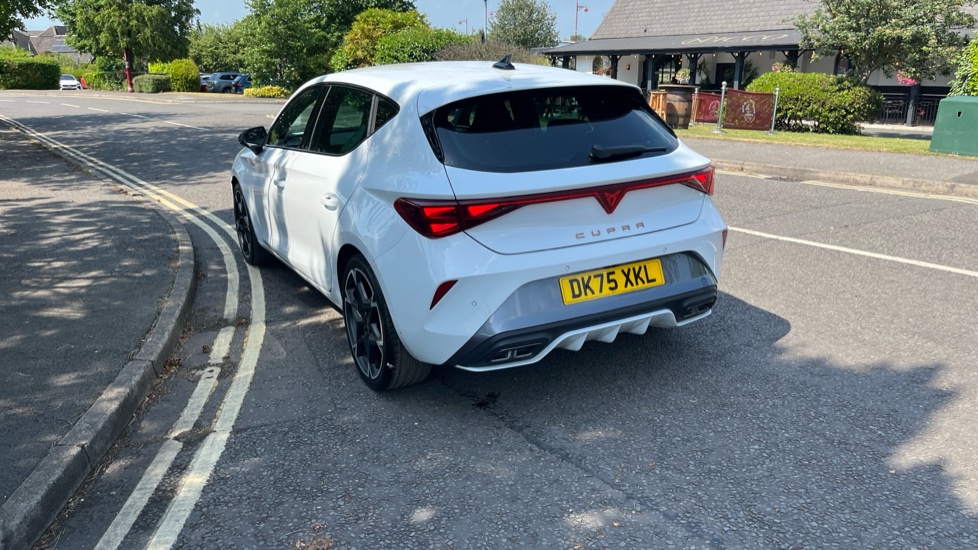 CUPRA Leon 1.5 eTSI 150 V2 5dr DSG Petrol Hatchback - Image 35
