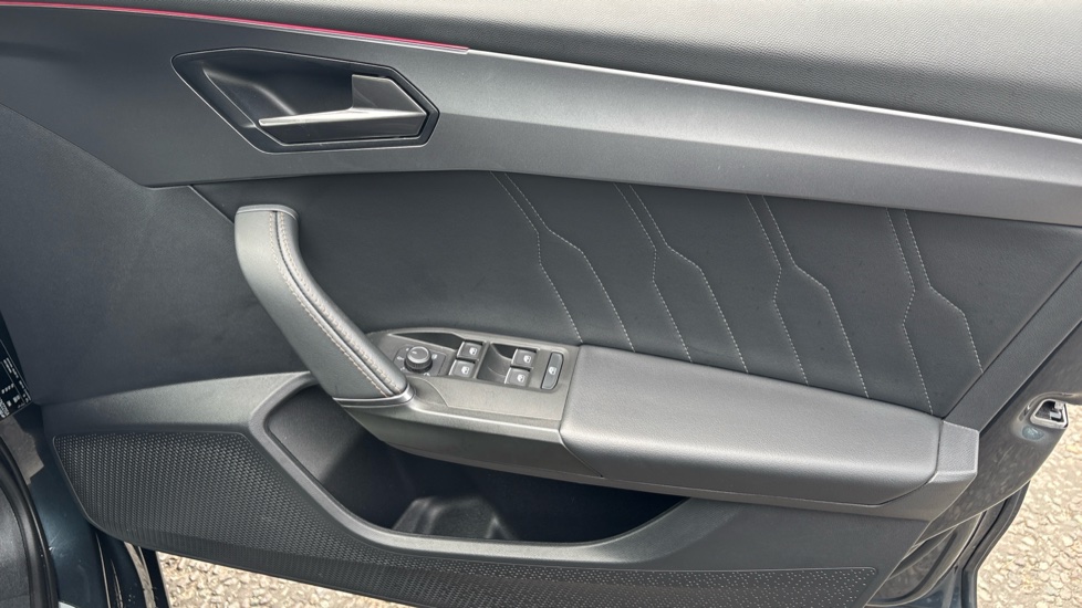 CUPRA Leon 2.0 TSI VZ1 5dr DSG Petrol Hatchback - Image 19