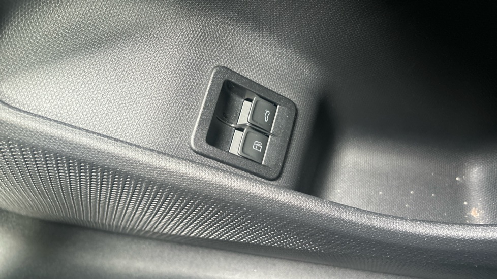 CUPRA Terramar 1.5 eHybrid 204 Tribe Edition 5dr DSG Hatchback - Image 26