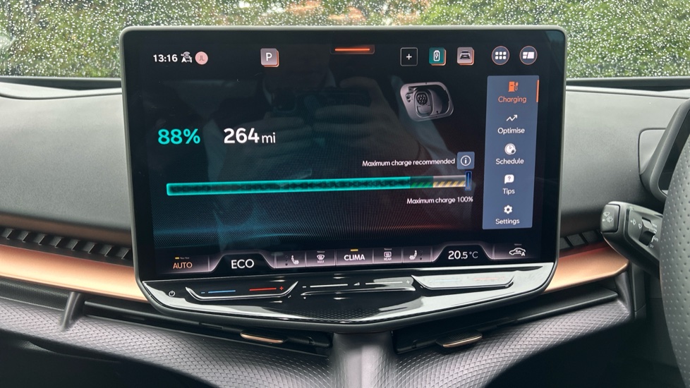 CUPRA Tavascan 210kW V1 77kWh 5dr Auto Electric Estate - Image 25