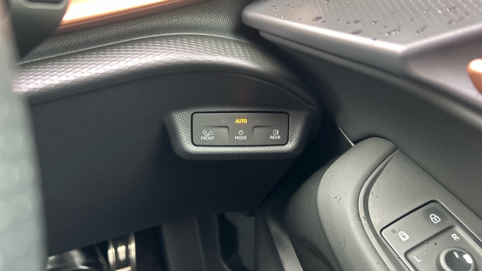 CUPRA Tavascan 210kW V1 77kWh 5dr Auto Electric Estate - Image 35