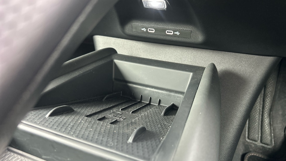 CUPRA Tavascan 210kW V1 77kWh 5dr Auto Electric Estate - Image 39