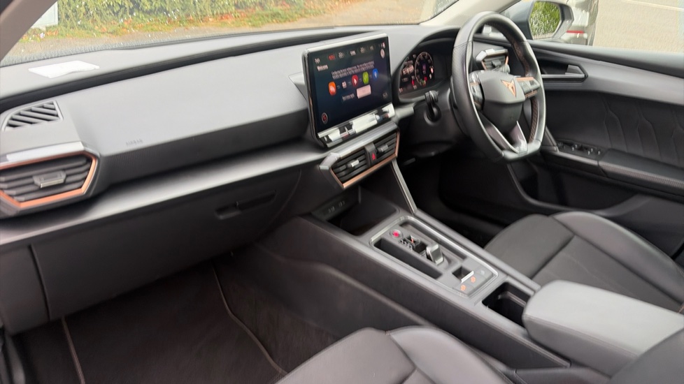 CUPRA Leon 1.5 eTSI V1 Design Edition 5dr DSG Petrol Hatchback - Image 2