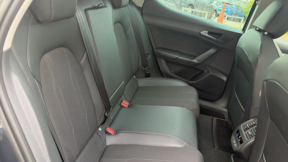 CUPRA Leon 1.5 eTSI V1 Design Edition 5dr DSG Petrol Hatchback - Image 16