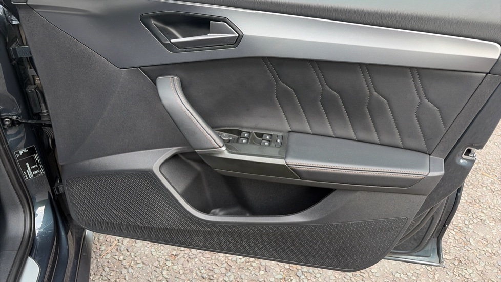 CUPRA Leon 1.5 eTSI V1 Design Edition 5dr DSG Petrol Hatchback - Image 19