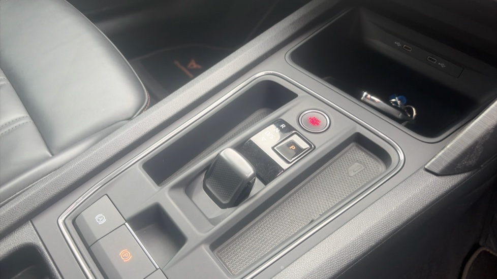 CUPRA Formentor 1.4 eHybrid 204 V2 5dr DSG Estate - Image 14