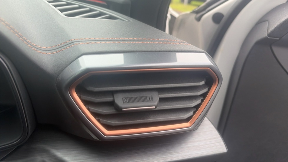 CUPRA Formentor 1.4 eHybrid 204 V2 5dr DSG Estate - Image 35