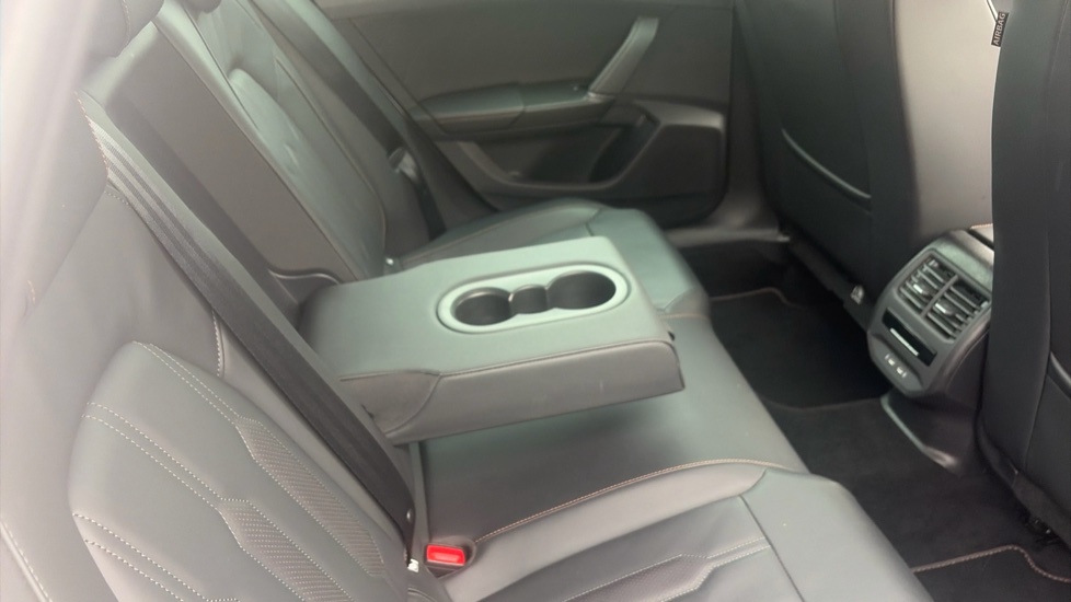 CUPRA Formentor 1.4 eHybrid 204 V2 5dr DSG Estate - Image 38