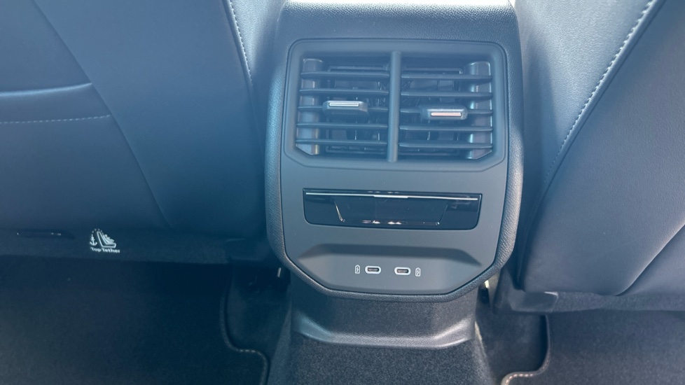 CUPRA Leon 2.0 TSI 300 VZ2 5dr DSG Petrol Hatchback - Image 36