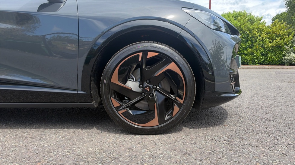 CUPRA Tavascan 210kW V2 77kWh 5dr Auto Electric Estate - Image 5