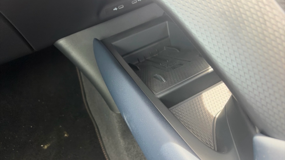 CUPRA Tavascan 210kW V2 77kWh 5dr Auto Electric Estate - Image 30