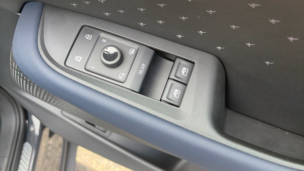 CUPRA Tavascan 210kW V2 77kWh 5dr Auto Electric Estate - Image 33