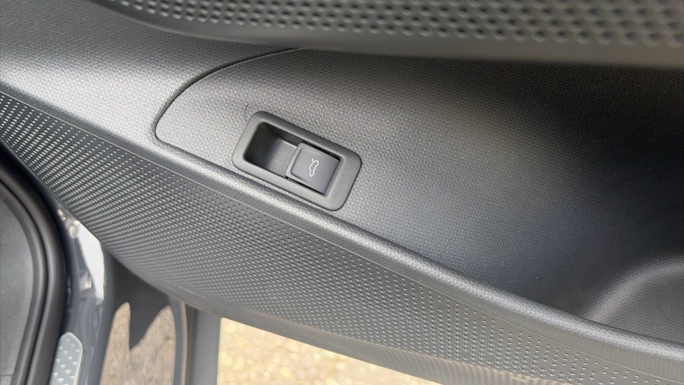 CUPRA Tavascan 210kW V2 77kWh 5dr Auto Electric Estate - Image 34