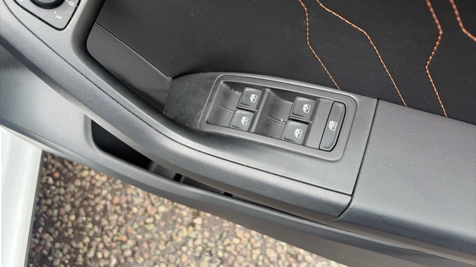 CUPRA Ateca 1.5 EcoTSI V2 5dr DSG Petrol Estate - Image 35