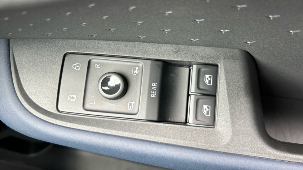 CUPRA Tavascan 210kW V2 77kWh 5dr Auto Electric Estate - Image 19