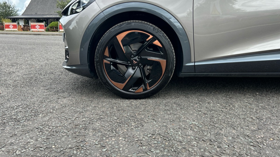 CUPRA Tavascan 210kW V2 77kWh 5dr Auto Electric Estate - Image 24