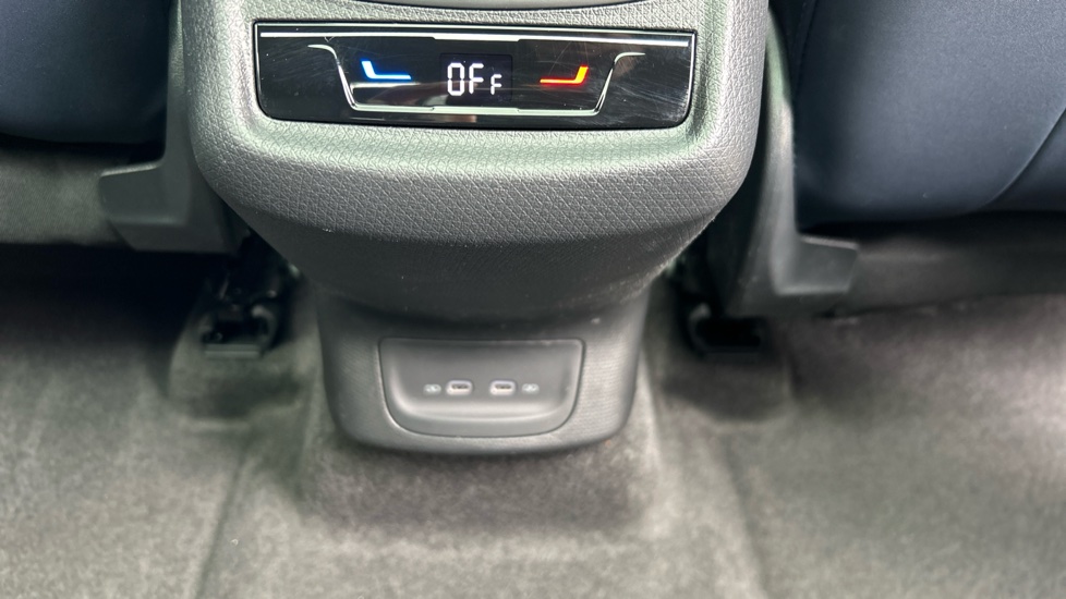 CUPRA Tavascan 210kW V2 77kWh 5dr Auto Electric Estate - Image 28