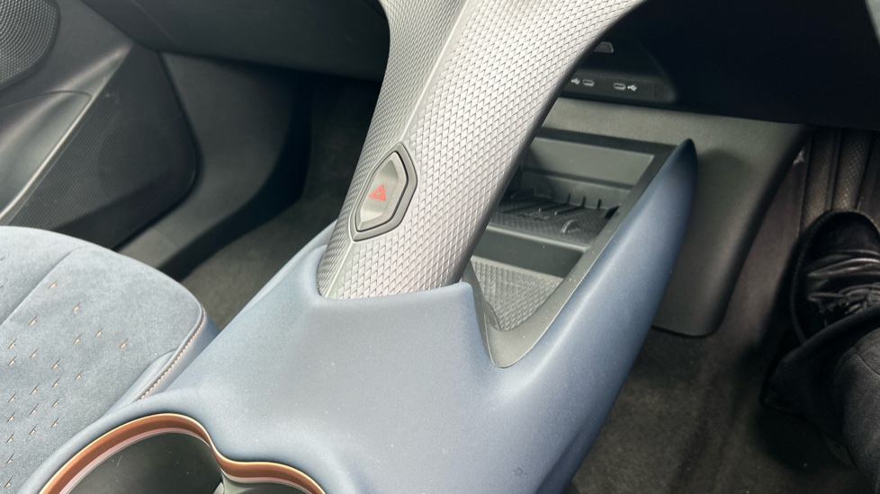 CUPRA Tavascan 210kW V2 77kWh 5dr Auto Electric Estate - Image 38