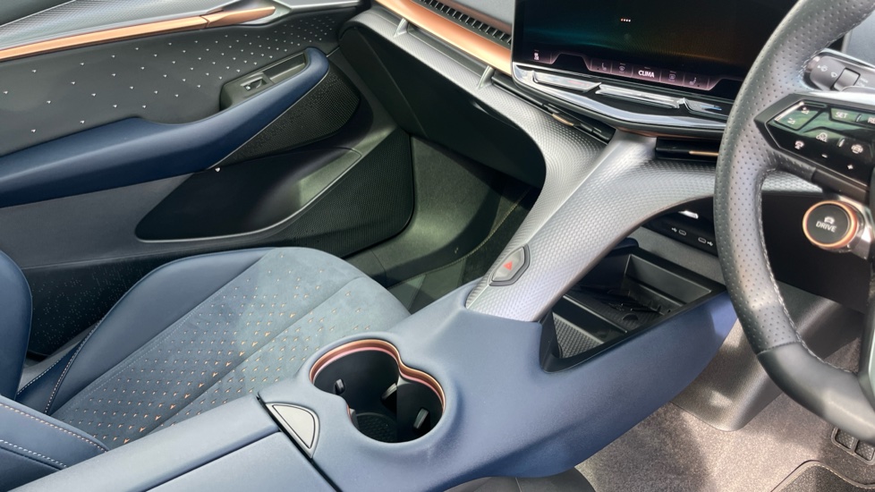 CUPRA Tavascan 210kW V2 77kWh 5dr Auto Electric Estate - Image 14